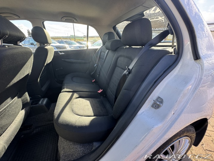 Škoda Fabia 1,2 HTP 47 KW KOLA 2005