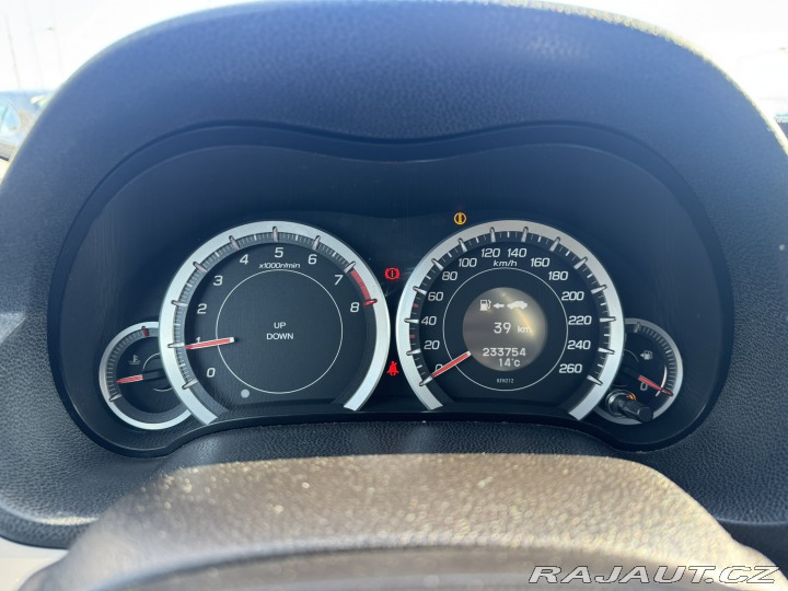 Honda Accord 2,4 V-TEC 148 KW TAŽNÉ 2008