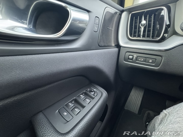 Volvo XC60 PLUG-IN HYB.4X4 257KW 2021