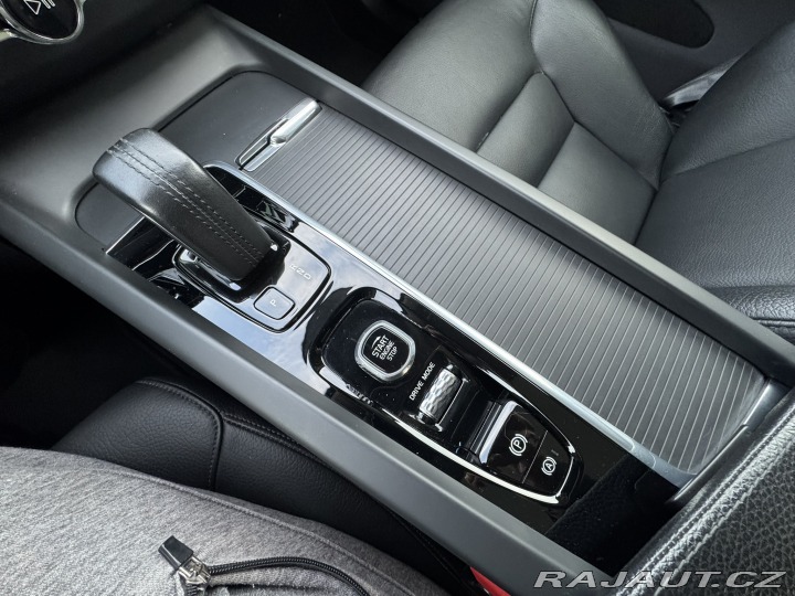 Volvo XC60 PLUG-IN HYB.4X4 257KW 2021