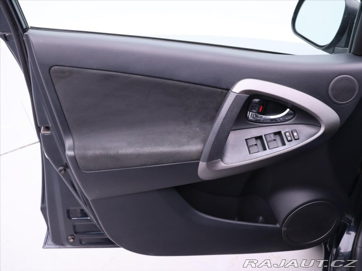 Toyota RAV4 2,2 D-4D 110kW LUX CZ 2011