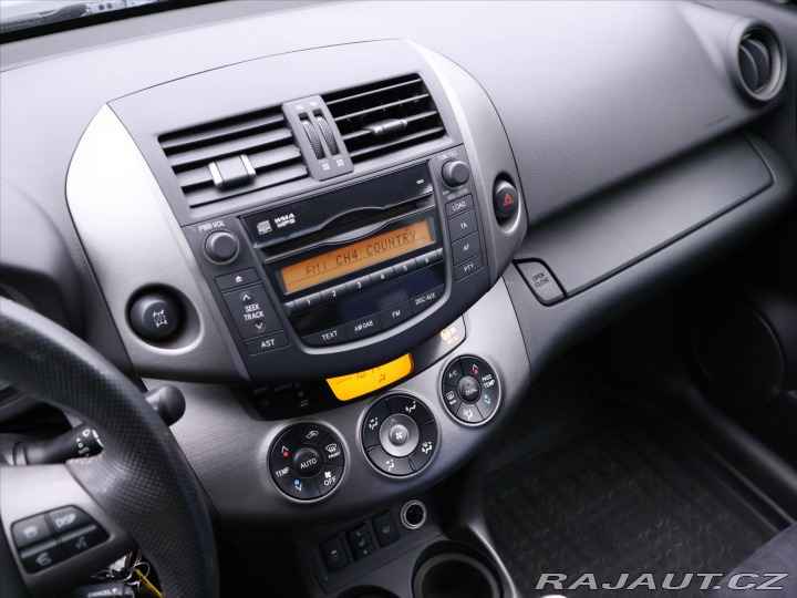 Toyota RAV4 2,2 D-4D 110kW LUX CZ 2011