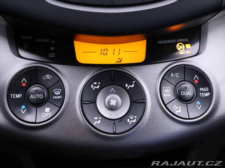 Toyota RAV4 2,2 D-4D 110kW LUX CZ 2011