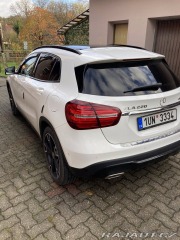 Mercedes-Benz GLA 2,2   220 4 Matic 1800
