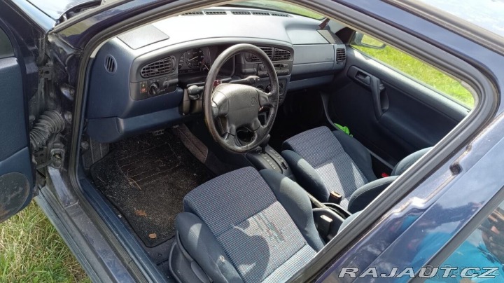 Volkswagen Vento 2,8   IKONA DEVADESÁTEK 1993