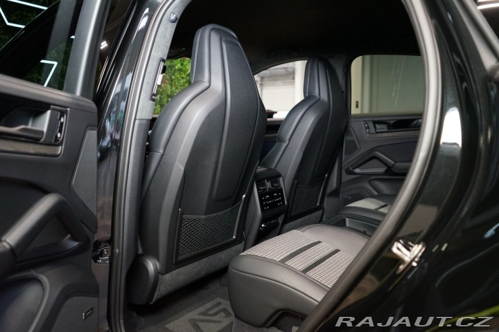 Porsche Cayenne GTS COUPÉ*CARBON*HD-LED*B 2024