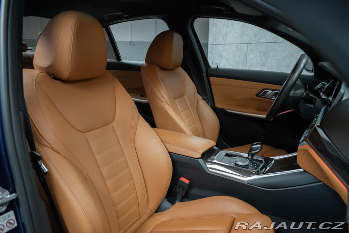 BMW 3 330i REZERVACE 2020