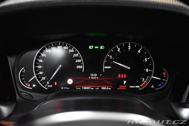 BMW 3 330i REZERVACE 2020