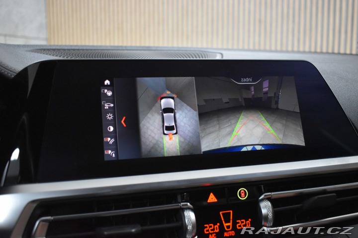 BMW 3 330i xDrive LUXURY*DPH*ČR 2020