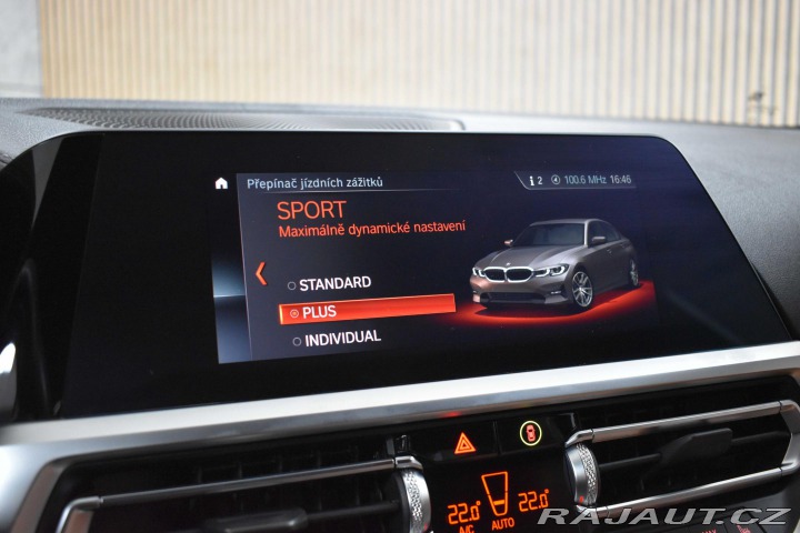 BMW 3 330i REZERVACE 2020