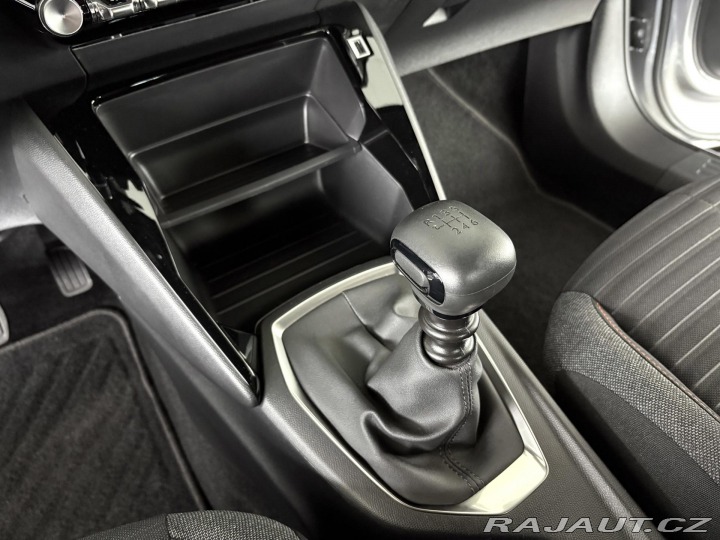 Peugeot 2008 1,2PT 130*Kamera*Tempomat 2023