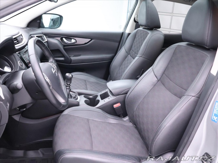 Nissan Qashqai 1,2 DiG-T 85 kW Panorama 2014