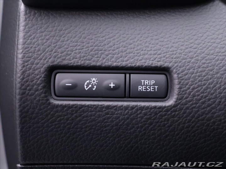 Nissan Qashqai 1,2 DiG-T 85 kW Panorama 2014