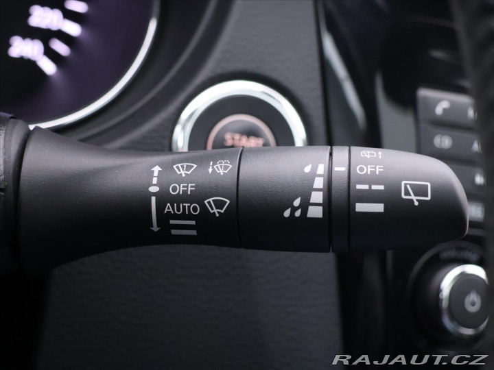 Nissan Qashqai 1,2 DiG-T 85 kW Panorama 2014