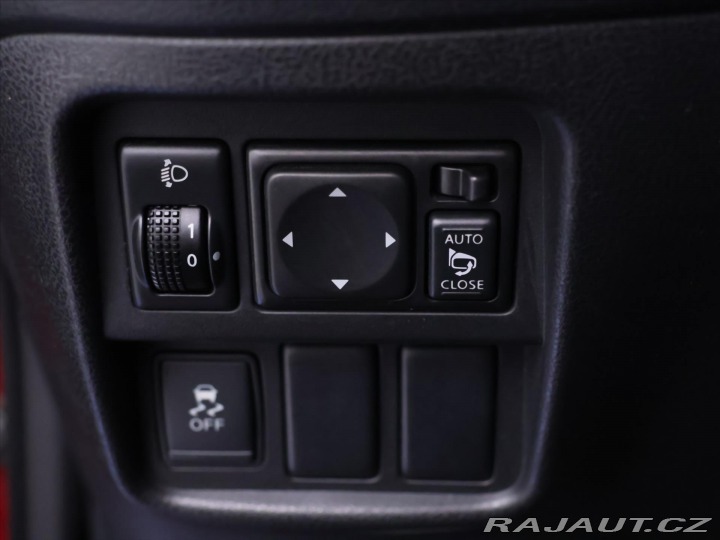 Nissan Juke 1,6 DIG-T 140kW Tekna 2010