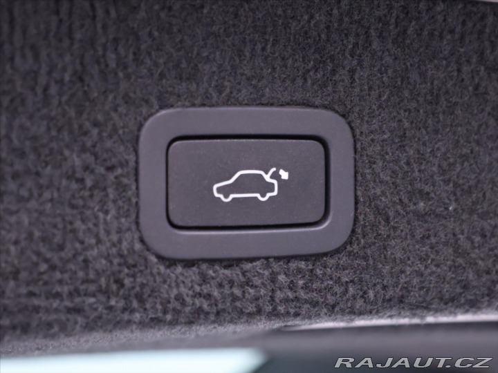 Volvo Ostatní modely 2,4 D5 158 kW Summum 2013