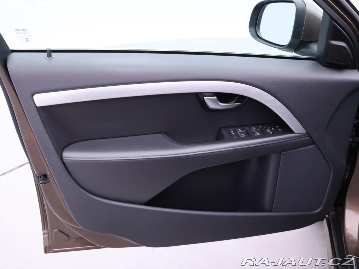 Volvo Ostatní modely 2,4 D5 158 kW Summum 2013