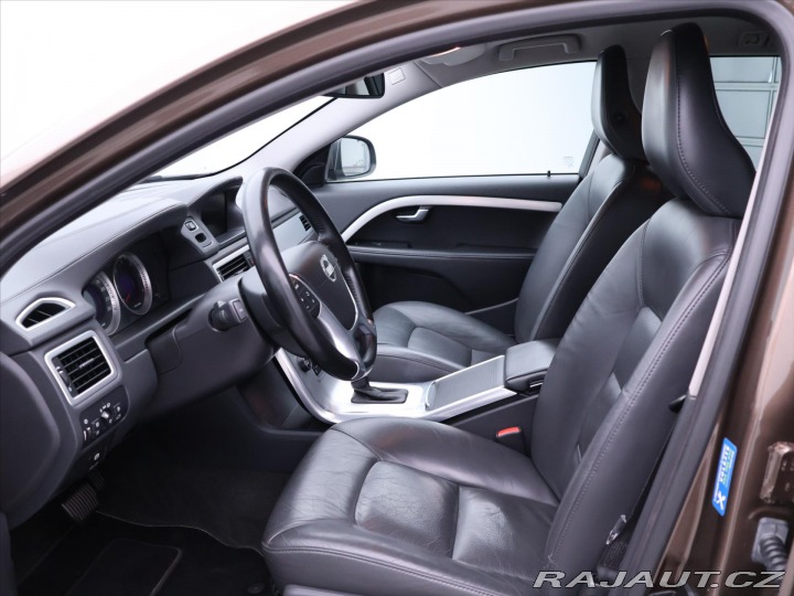 Volvo Ostatní modely 2,4 D5 158 kW Summum 2013