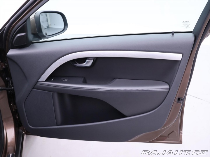 Volvo Ostatní modely 2,4 D5 158 kW Summum 2013