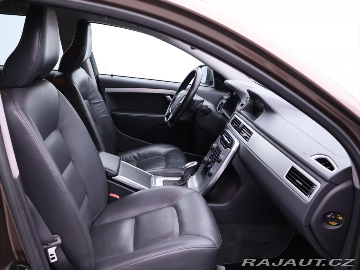 Volvo Ostatní modely 2,4 D5 158 kW Summum 2013