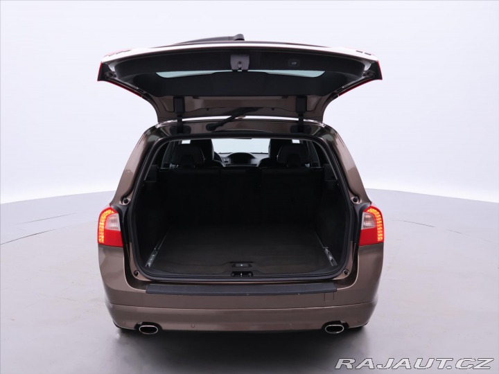 Volvo Ostatní modely 2,4 D5 158 kW Summum 2013