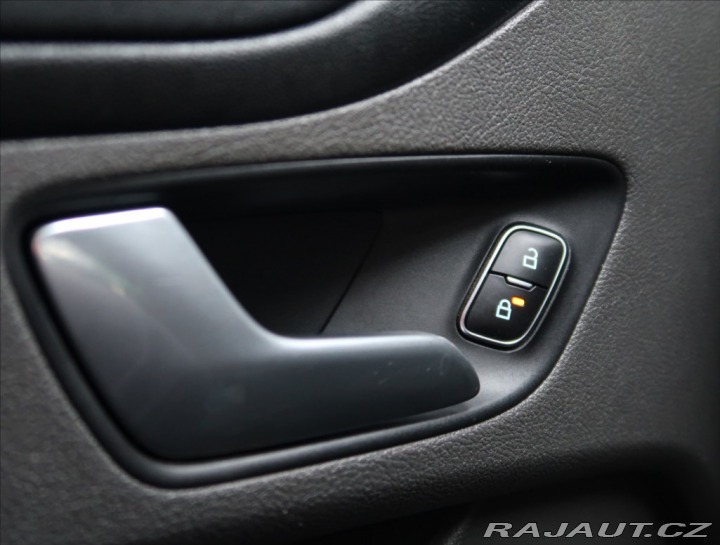 Ford Transit Custom 2,0 TDCi ČR 1 MAJITEL 2023