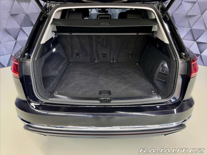 Volkswagen Touareg 3.0 TDI 4M IQ.LIGHT, ELEG 2021