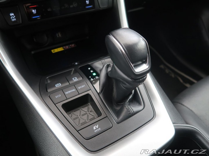Toyota RAV4 2.5Hybrid,CZ,1Maj,Executi 2024