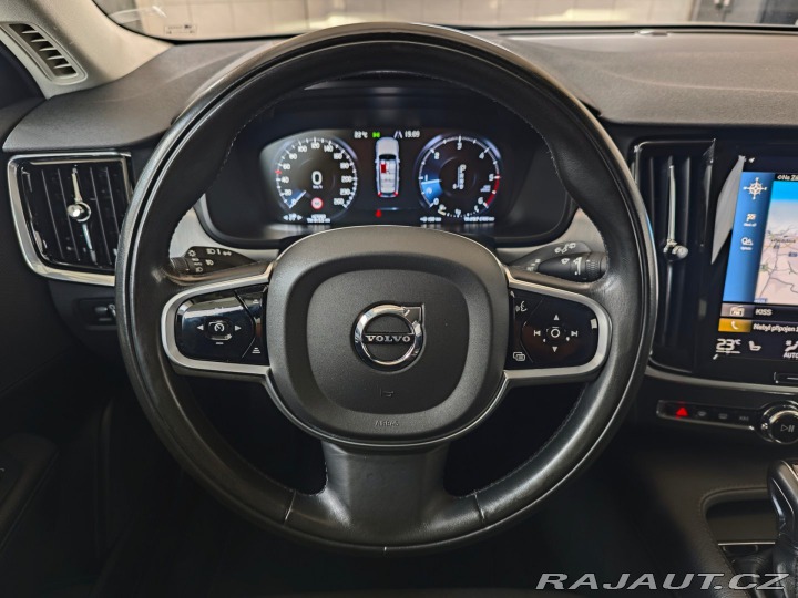 Volvo V90 2.0 D4 FWD Momentum 140kW 2019