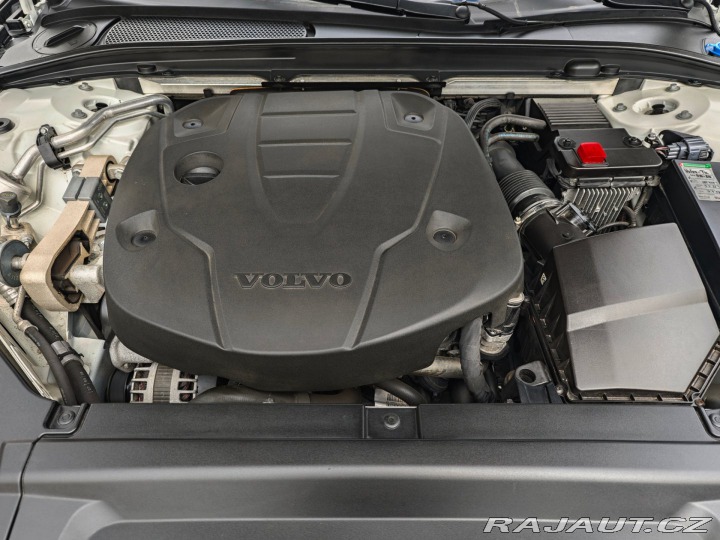 Volvo V90 2.0 D4 FWD Momentum 140kW 2019
