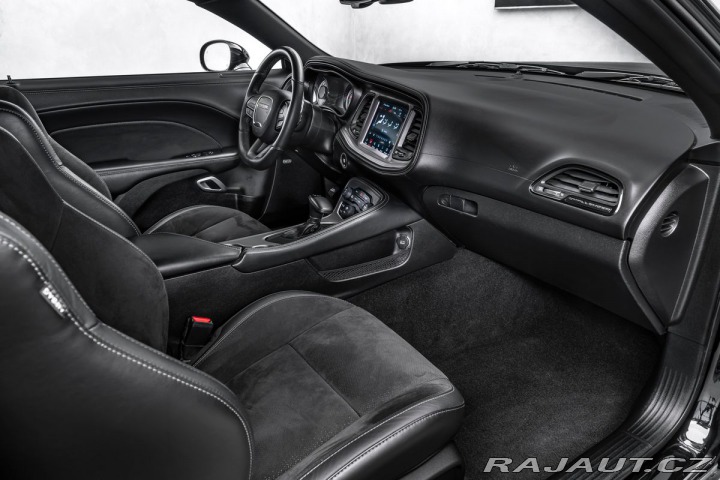 Dodge Challenger 6,4 R/T 492PS 1800