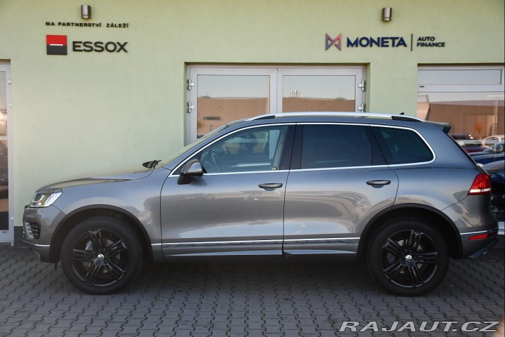 Volkswagen Touareg 3.0TDi V6 R-LINE 4M ACC T 2015
