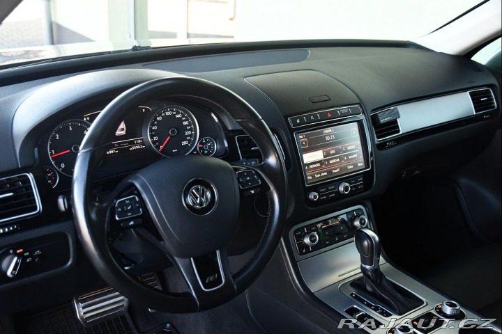 Volkswagen Touareg 3.0TDi V6 R-LINE 4M ACC T 2015