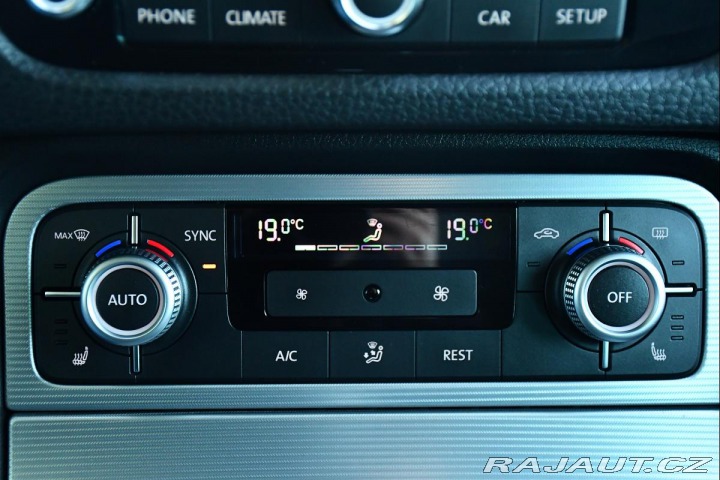 Volkswagen Touareg 3.0TDi V6 R-LINE 4M ACC T 2015