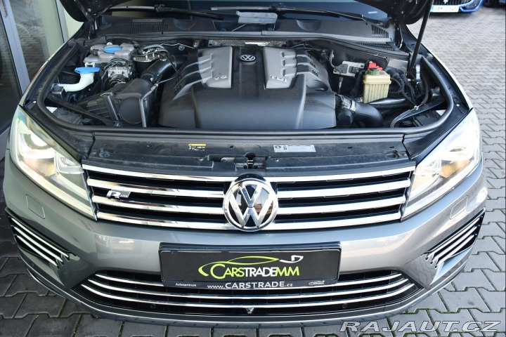 Volkswagen Touareg 3.0TDi V6 R-LINE 4M ACC T 2015
