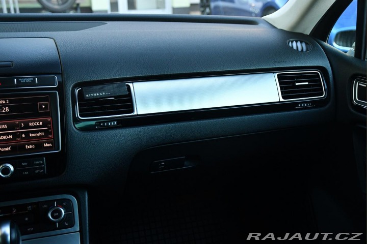 Volkswagen Touareg 3.0TDi V6 R-LINE 4M ACC T 2015