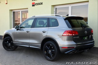 Volkswagen Touareg 3.0TDi V6 R-LINE 4M ACC T 2015