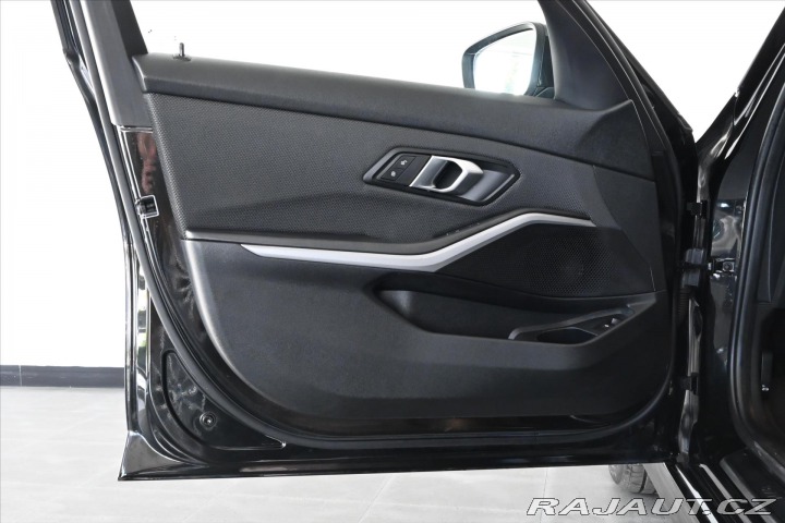 BMW 3 320d 140 kW STEPTRONIC Zá 2020