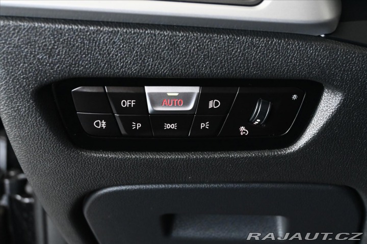 BMW 3 320d 140 kW STEPTRONIC Zá 2020