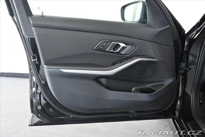 BMW 3 320d 140kW STEPTRONIC Zár 2020
