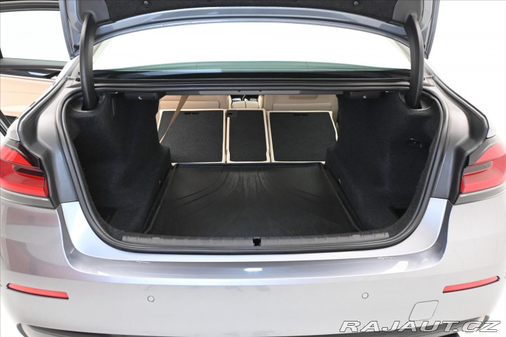 BMW 5 3,0 530d 210 kW X-Drive A 2021