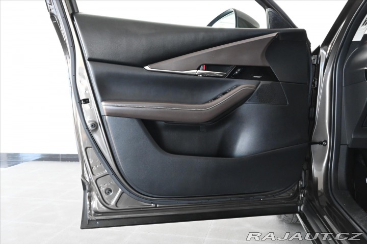 Mazda CX-30 2,0 Skyactiv-X 132kW *Lux 2020