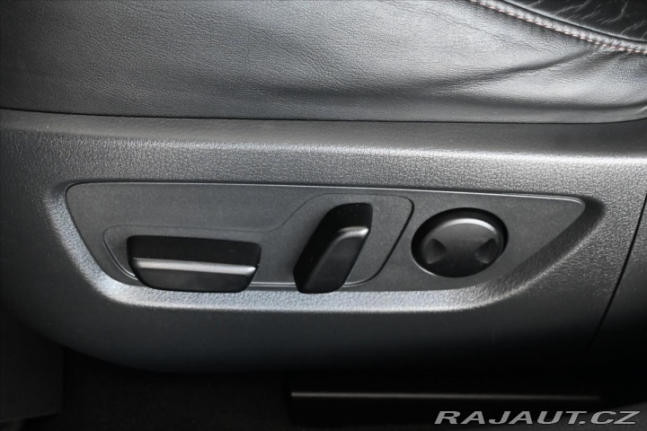 Mazda CX-30 2,0 Skyactiv-X 132kW *Lux 2020