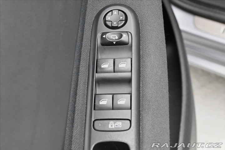 Peugeot 5008 1,6 HDi 84 kW 7/míst PANO 2014