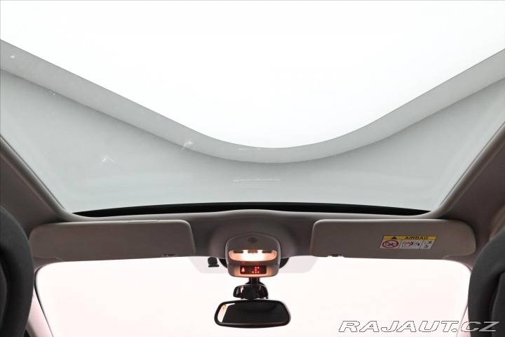 Peugeot 5008 1,6 HDi 84 kW 7/míst PANO 2014