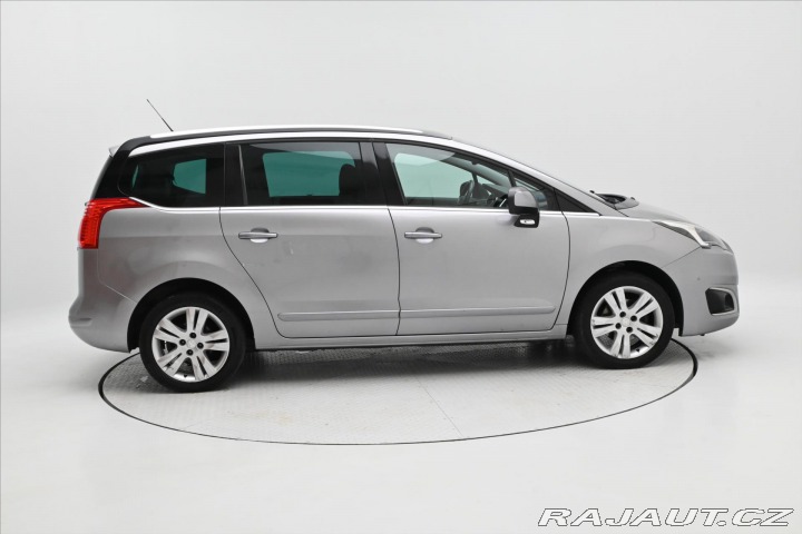 Peugeot 5008 1,6 HDi 84 kW 7/míst PANO 2014