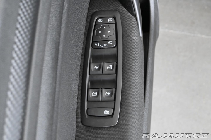 Renault Mégane 1,3 TCe 103kW AT7 LIMITED 2020