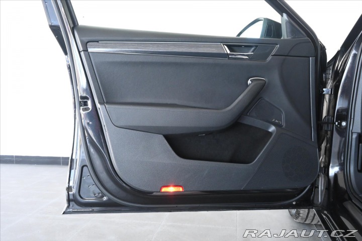 Škoda Superb 2,0 TDI 110 kW DSG Style 2020