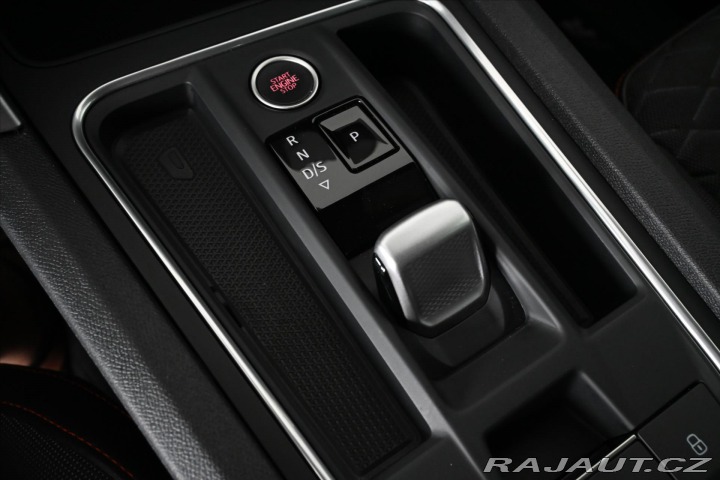 Seat Leon 2,0 TDI 110kW FR DSG PANO 2022