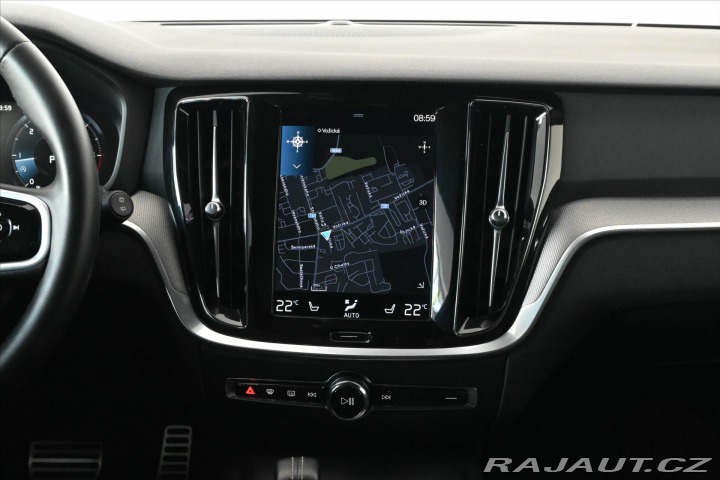 Volvo V60 2,0 B4 162 kW AT8 R-Desig 2022